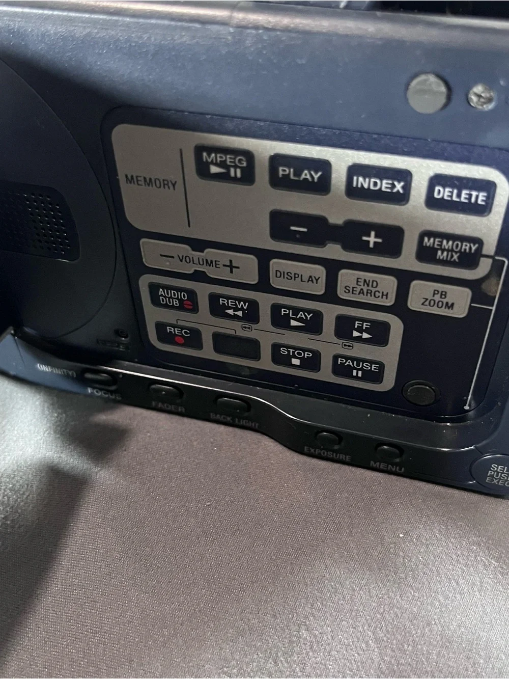 Sony dcr trv17